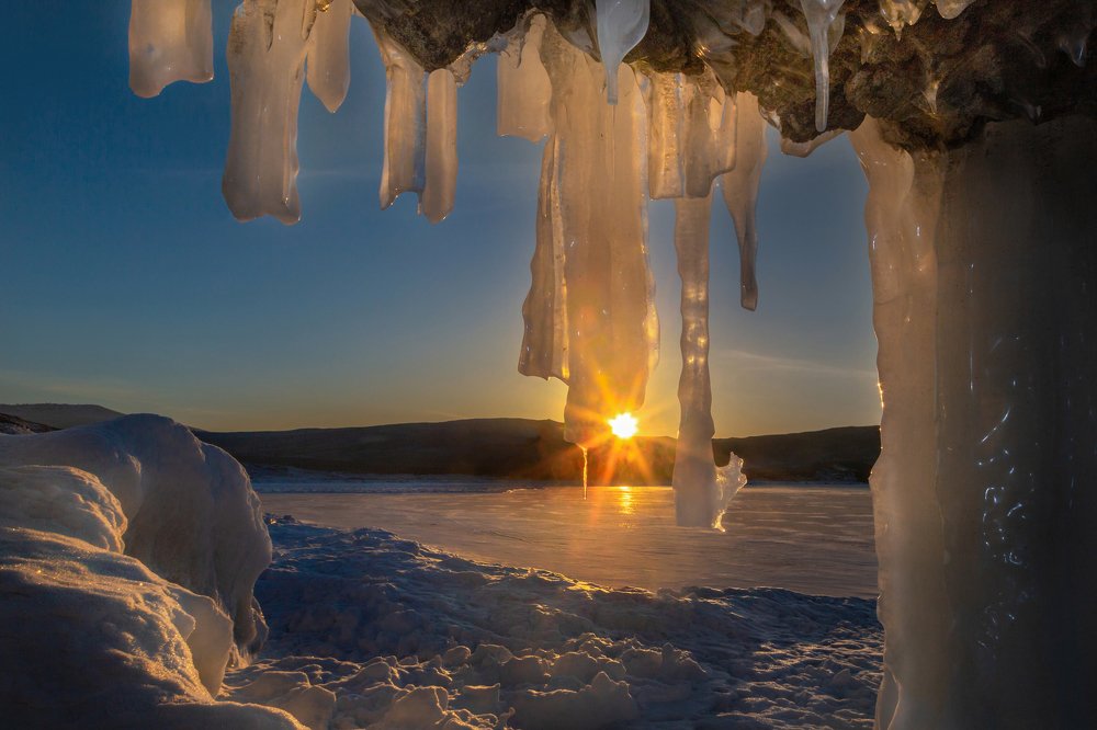 Из ледяных пещер Ольхона