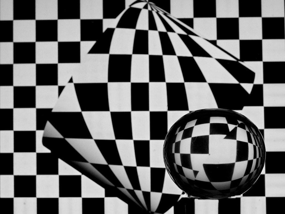 Черное-белое