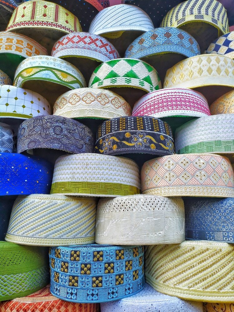 রকমারি টুপি