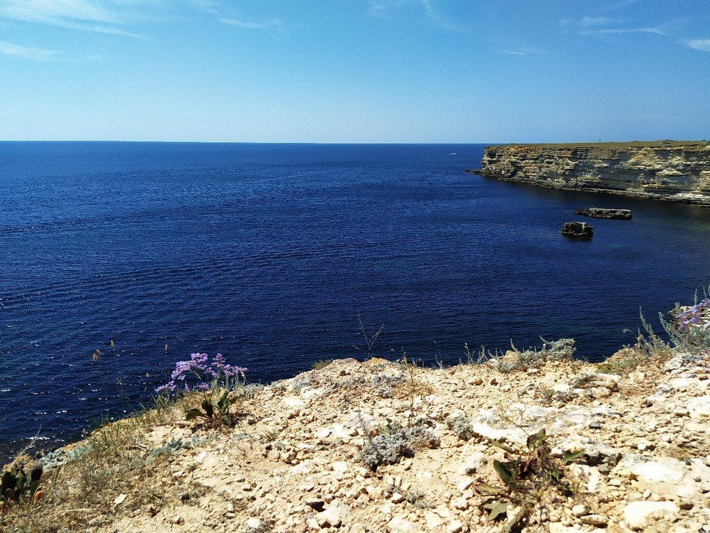 Бескрайнее синее море