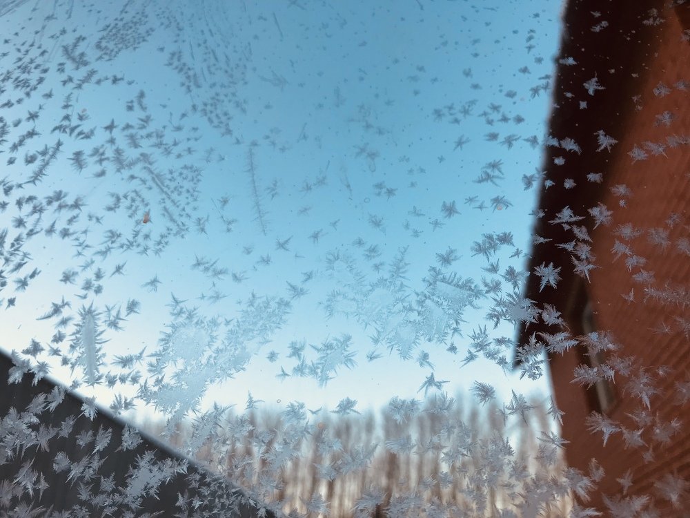 зима рисует