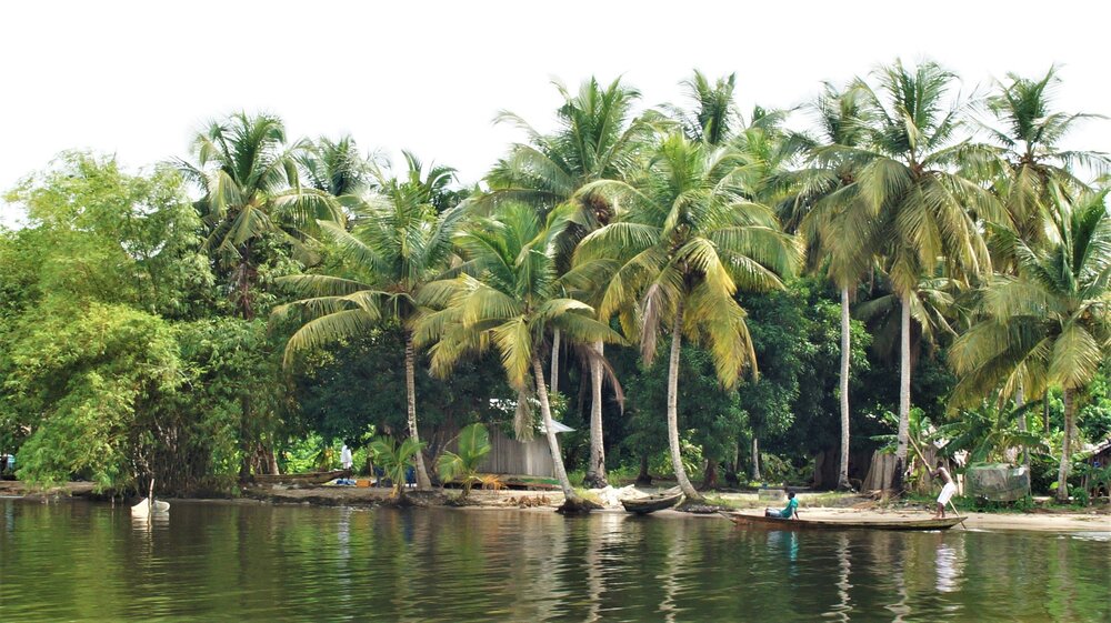 Photograph by Lucien Kablankan