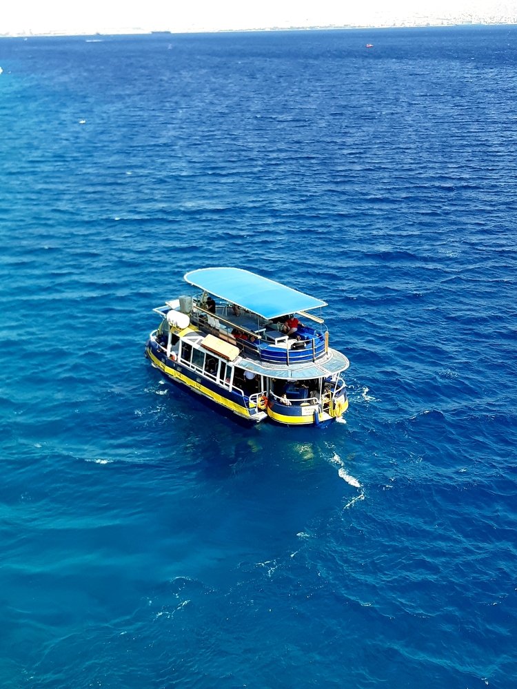 Где-то в Красном море...