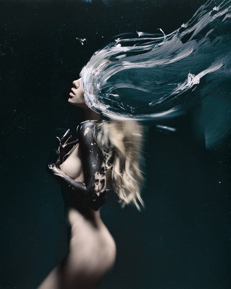 Across starlIt waters, when dreamscapes...