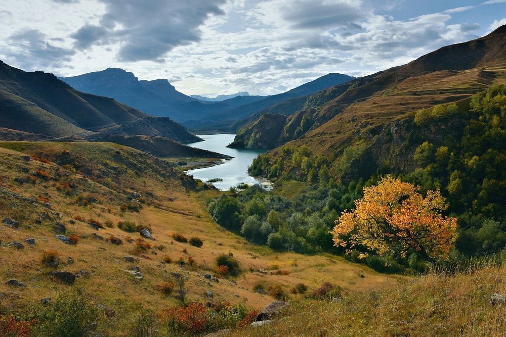 Осень на Былымском озере