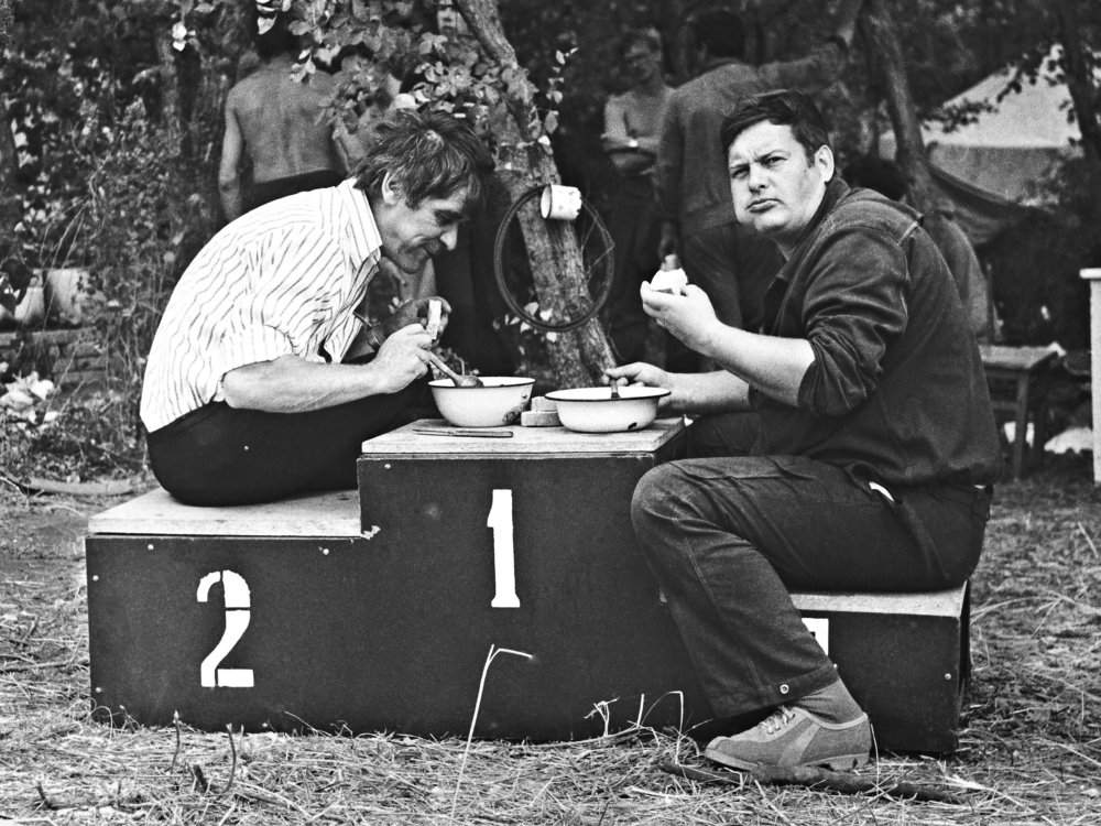 Еда на 1-месте.