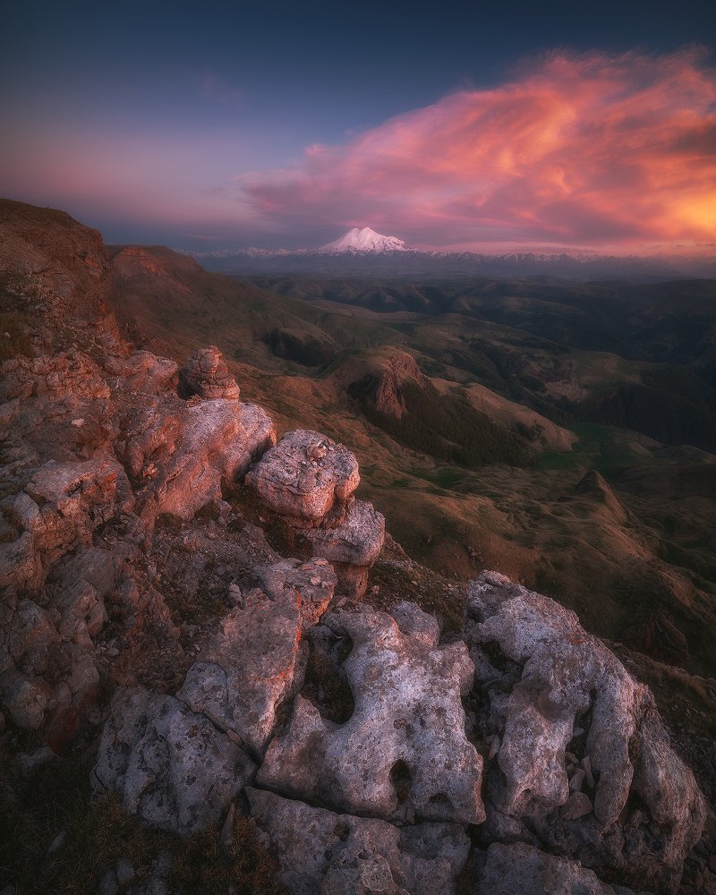 Вечер на древнем плато
