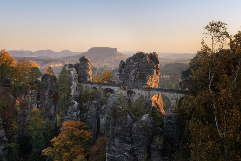 Национальный парк на чешско-немецкой границе České Švýcarsko - Sächsische Schweiz. National park on German-Czech border