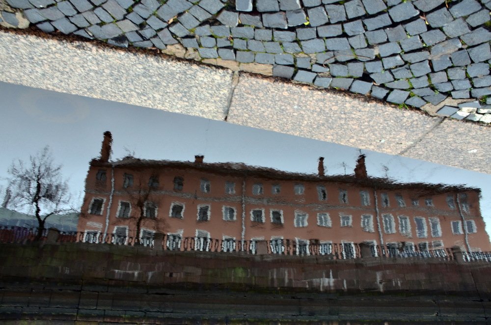 В отражении