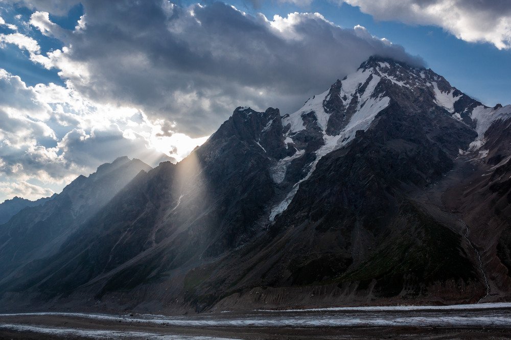 В лучах величия