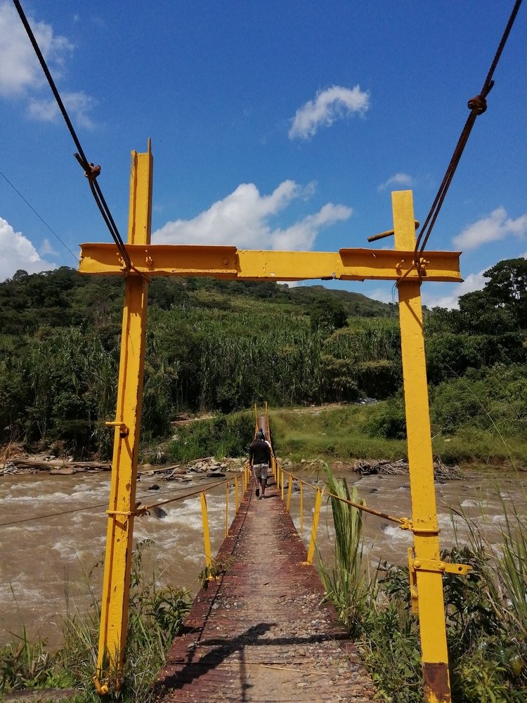 Puente en río Ovejas