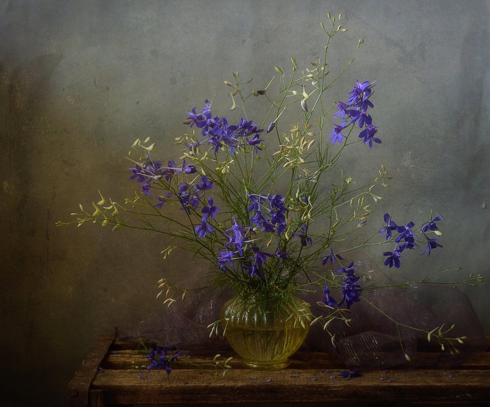 с сокирками...