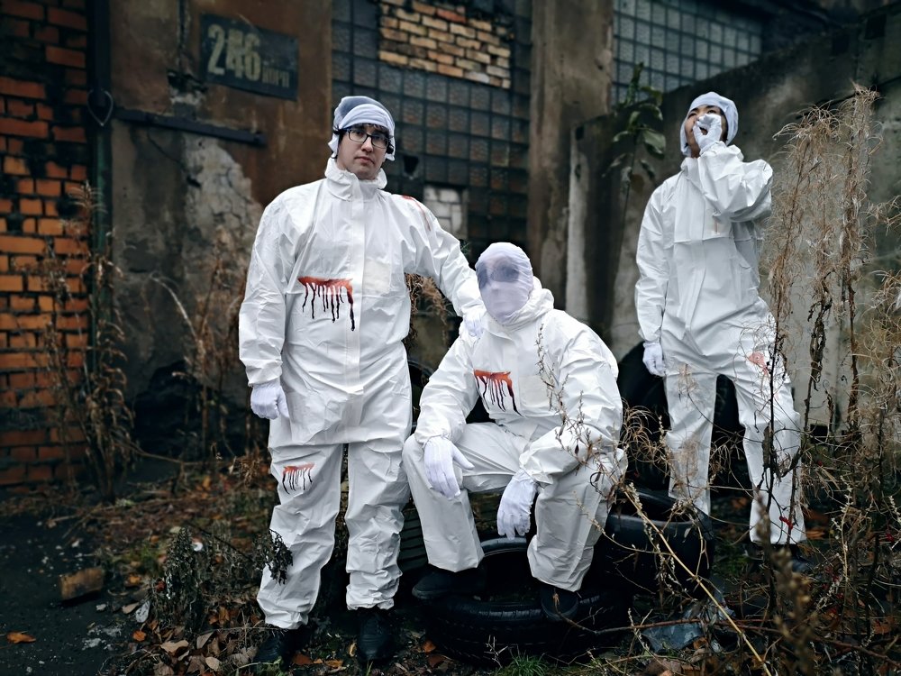 The house we live in.Дом, в котором мы живём.