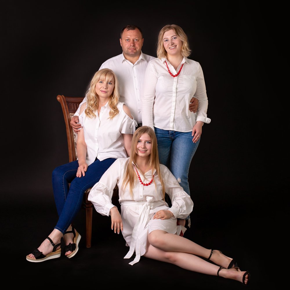 "Светлые души на тёмном фоне"