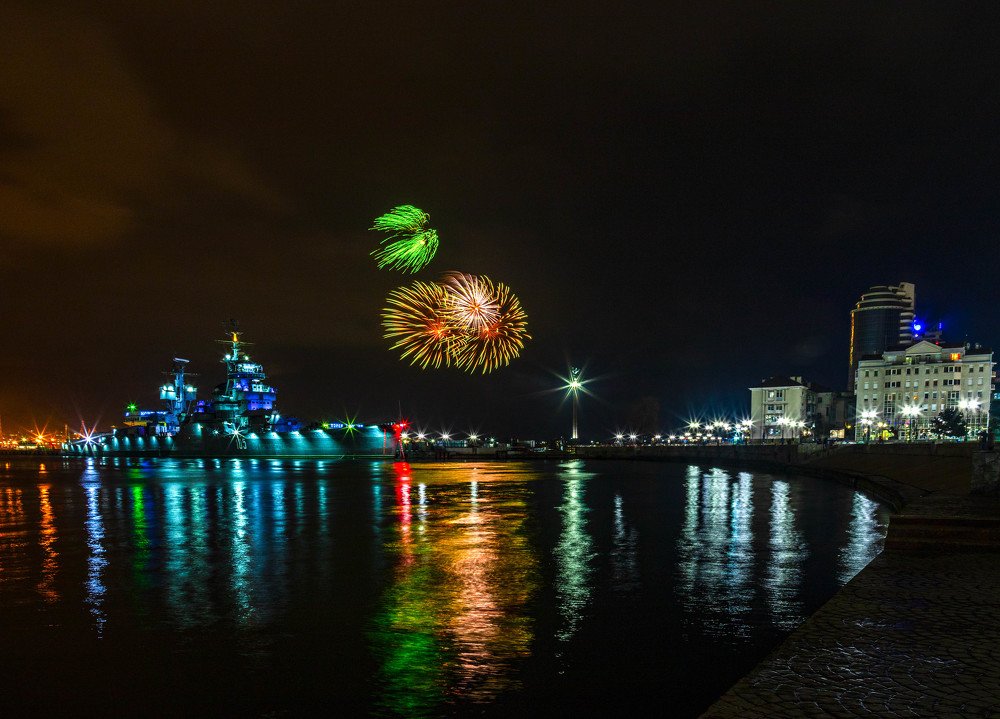 Праздничный фейерверк