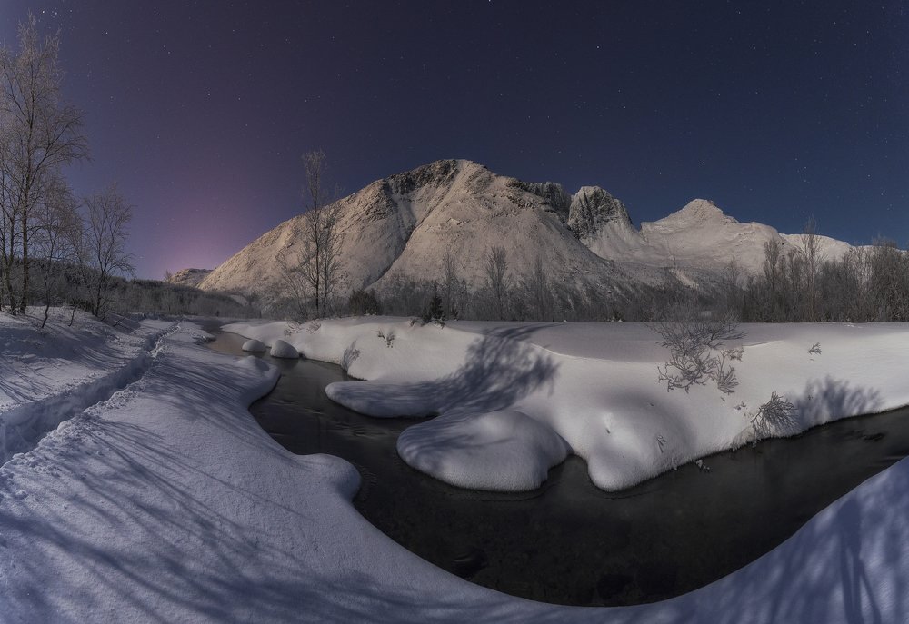 Вдоль по волшебной реке