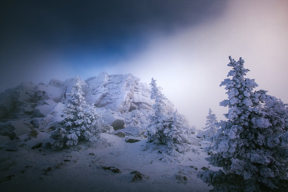 Вершина хребта Зюраткуль