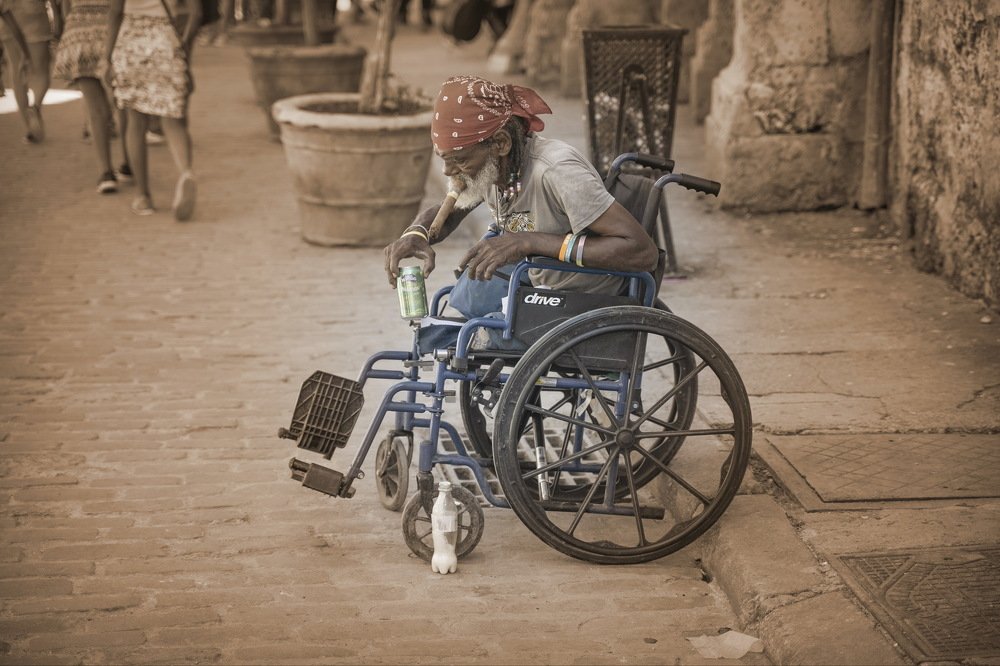 Равнодушие людей...