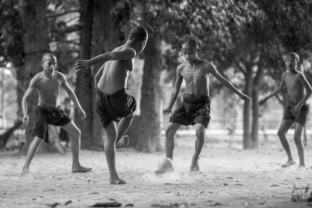 everyone love football playing