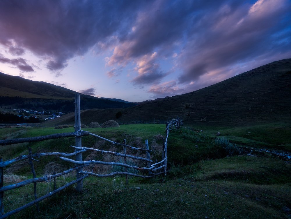 Рассвет над деревней