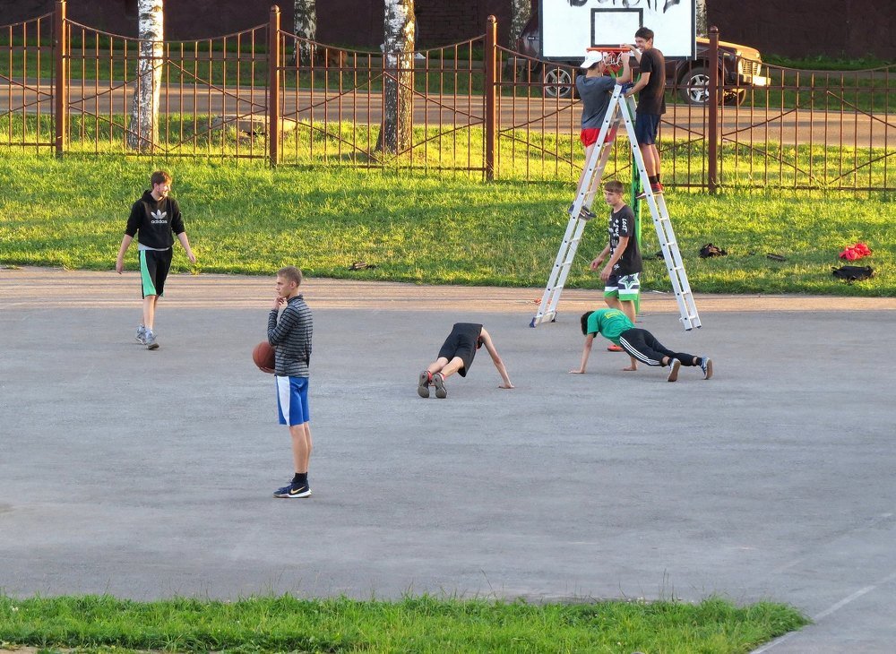 Баскетбол и компания