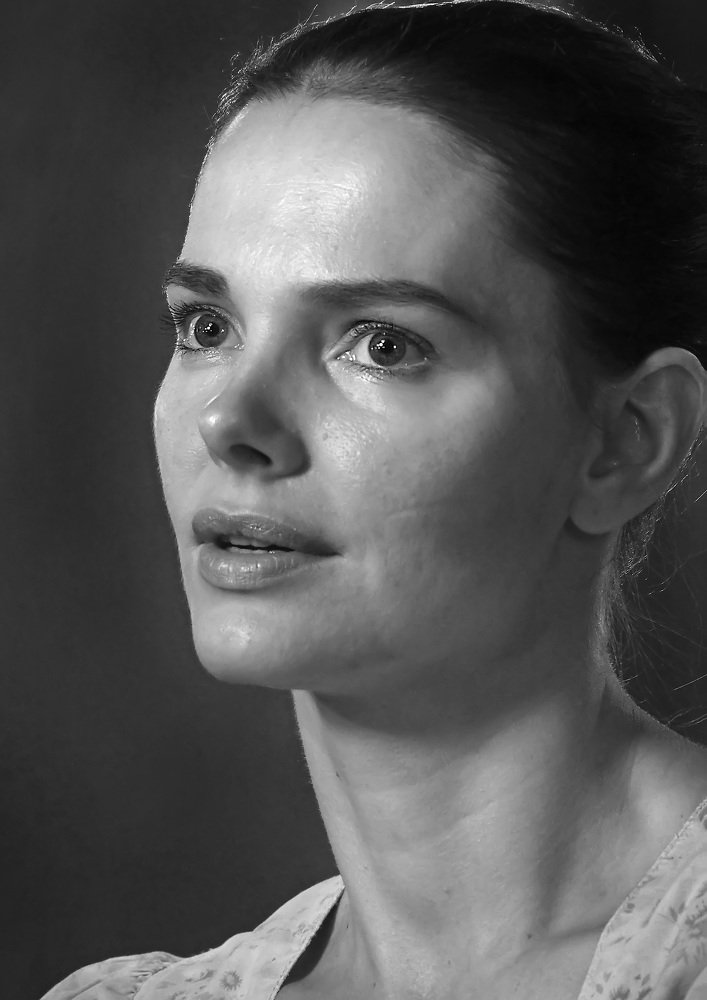 ПОРТРЕТ АКТРИСЫ