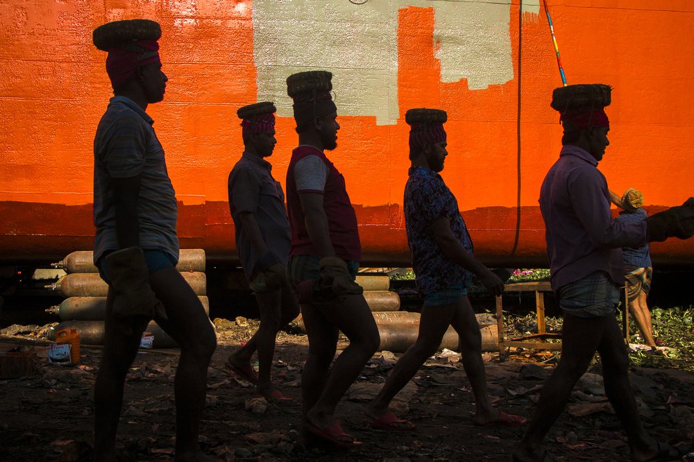 The dockyard workers on a break