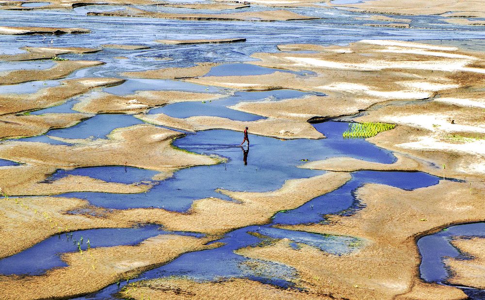 Walking on the little earth