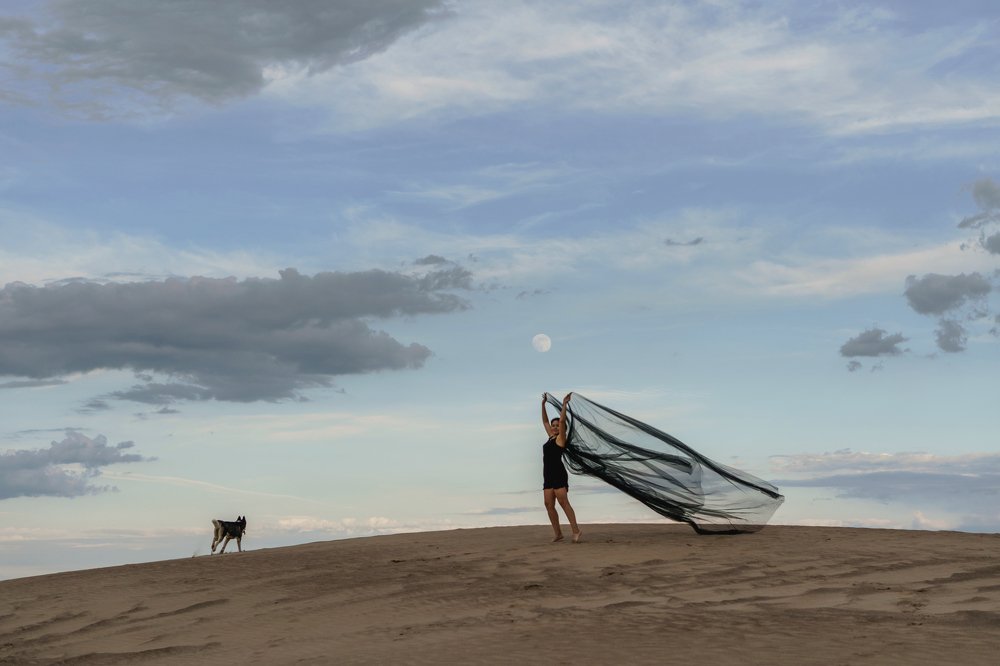 На барханах деревянного озера