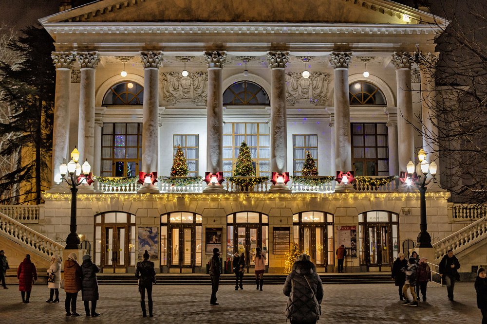 Вечерний театр..