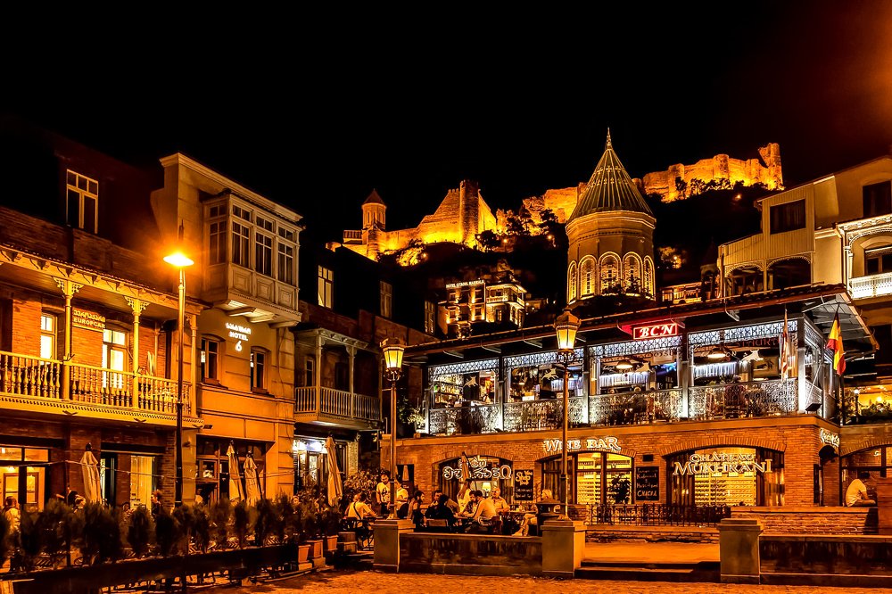 Посиделки.  Тбилиси вечерний