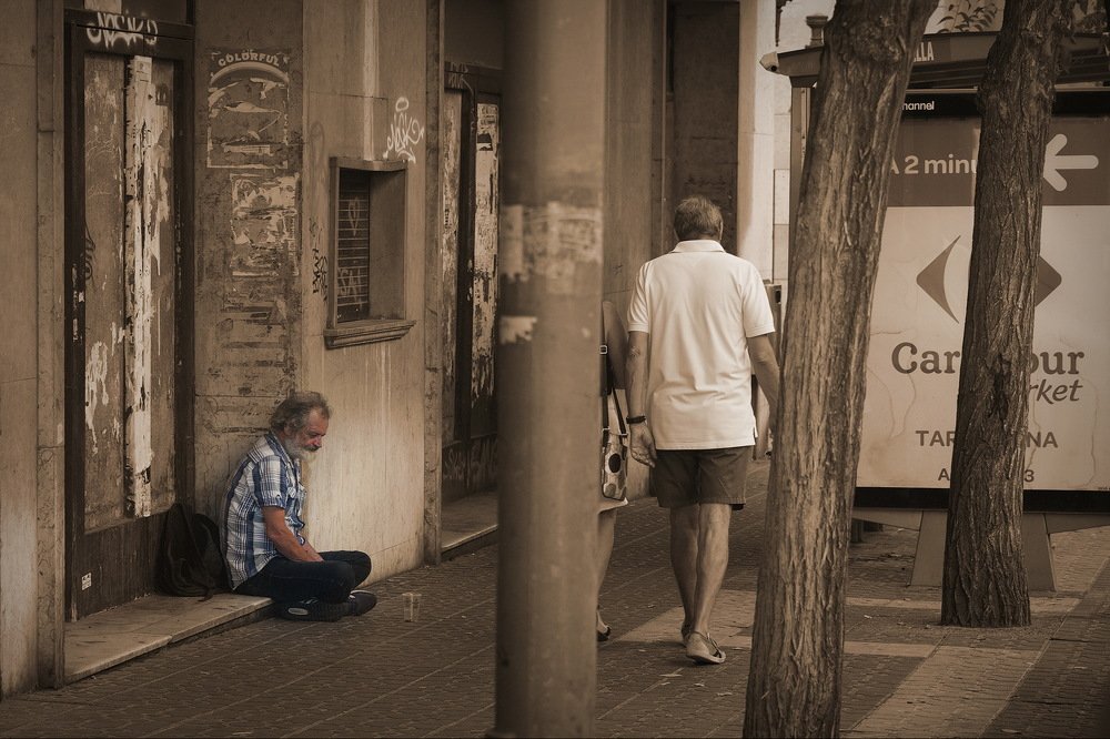 Без семьи...