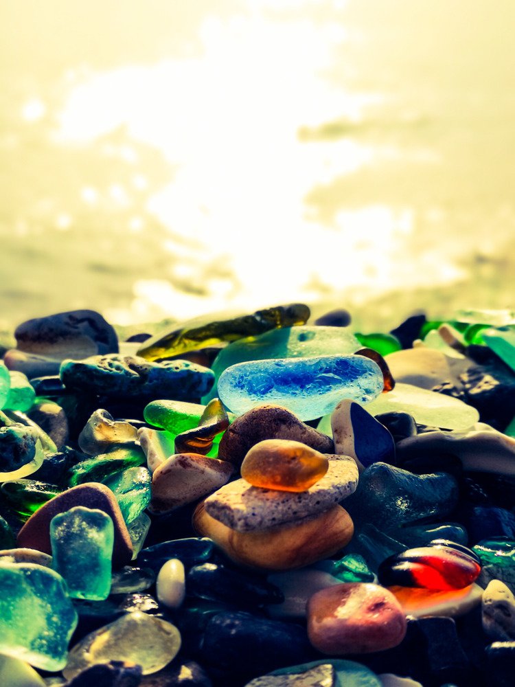 Стеклянный пляж