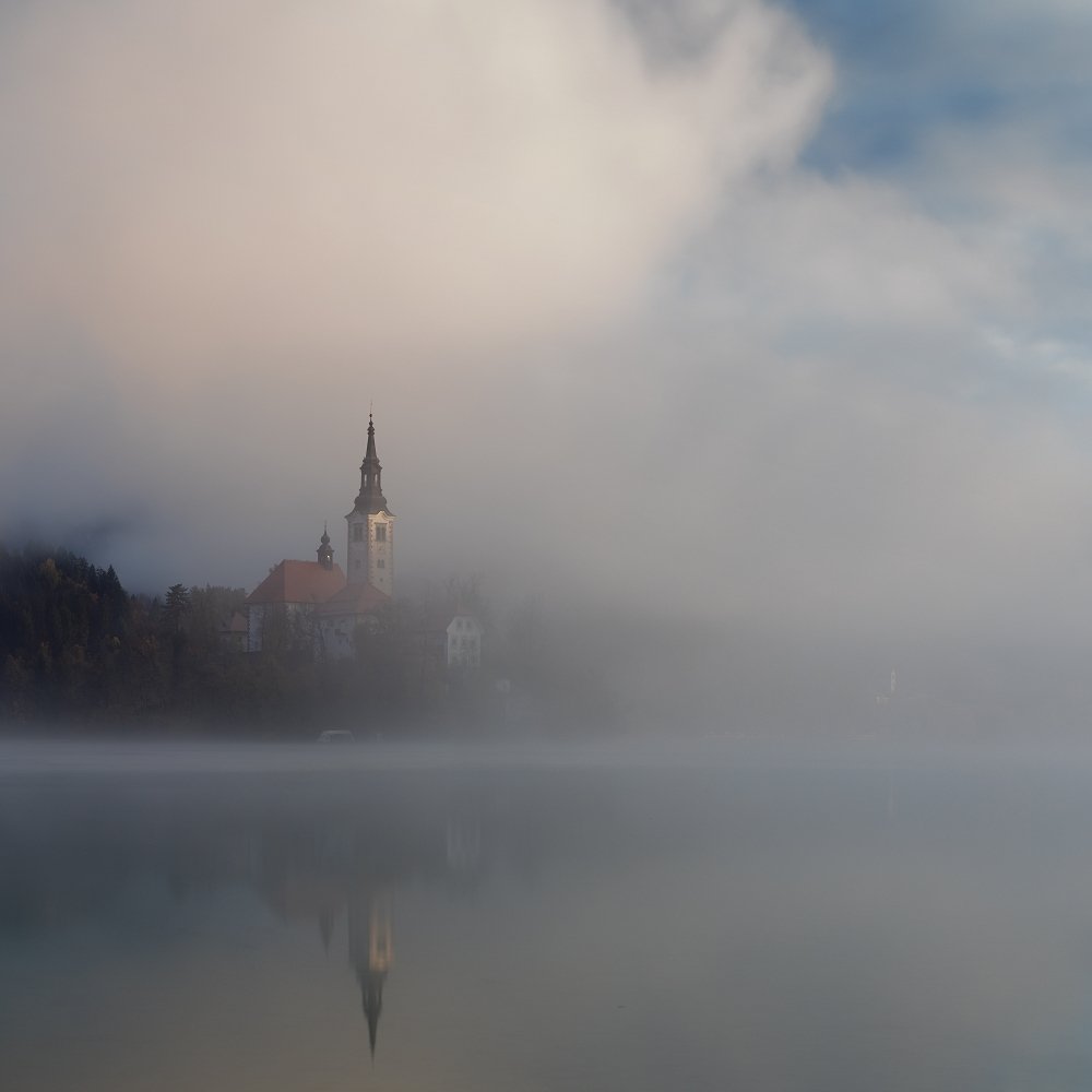 Утренний туман на озере Блед