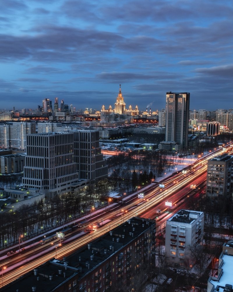 Вечерний проспект Вернадского.