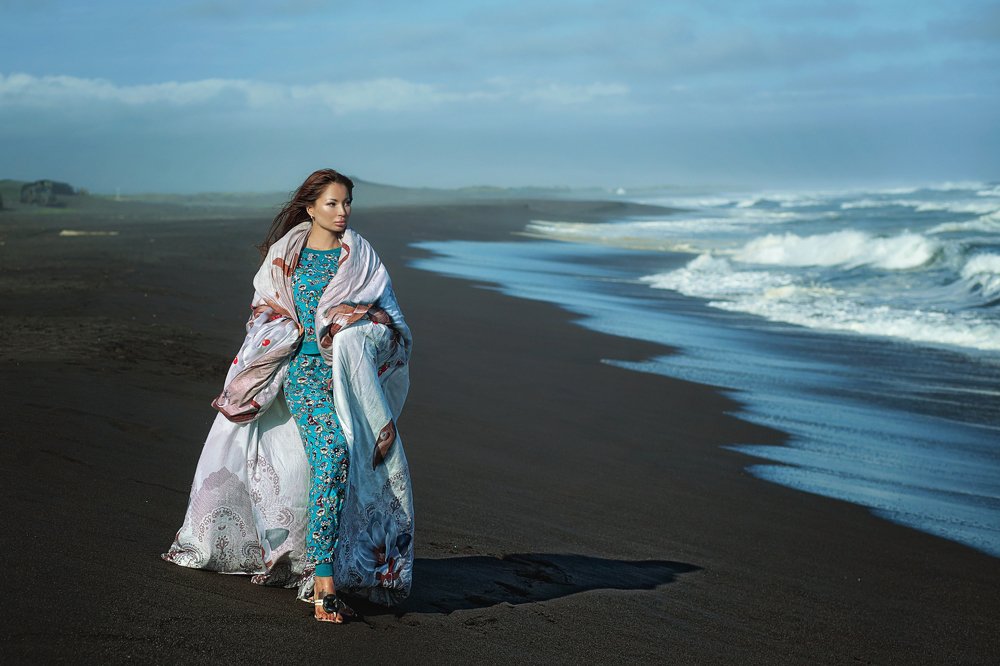 Утренняя прогулка по берегу Тихого океана.