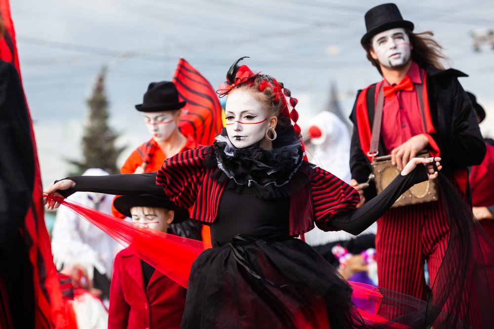 Театральный дворик