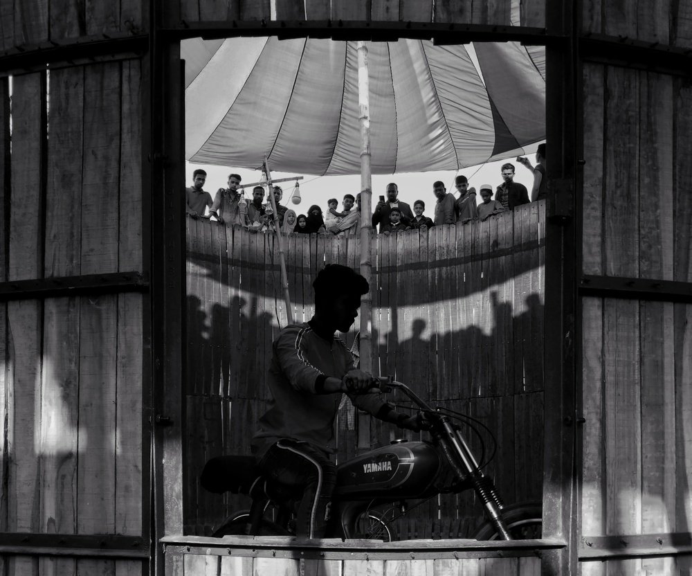 One man Show her Game in street people!