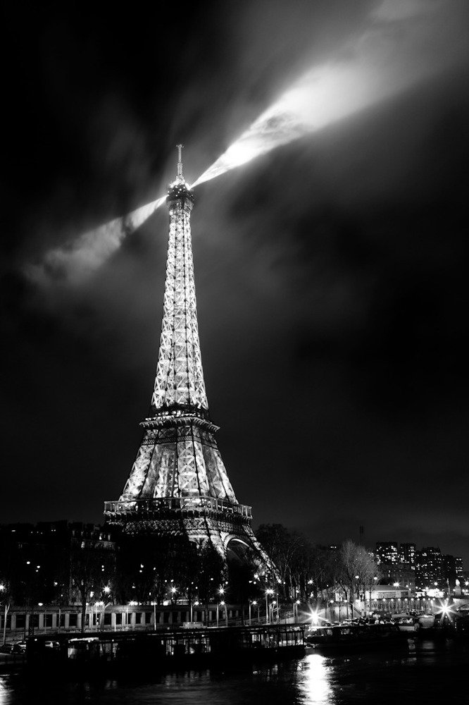 Ночной Париж