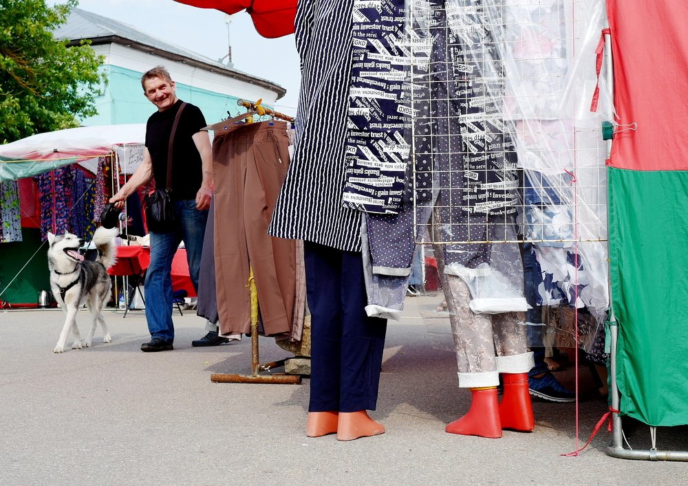 A scene at the Bazaar.