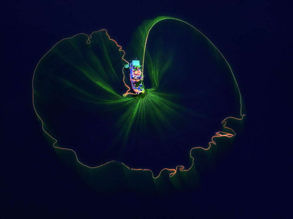 Fishing net on the ocean