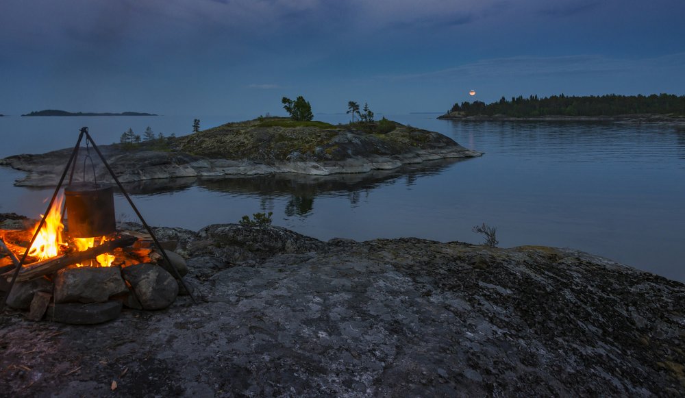 Ужин у костра.