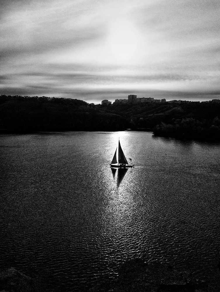 Photograph by Stas Che