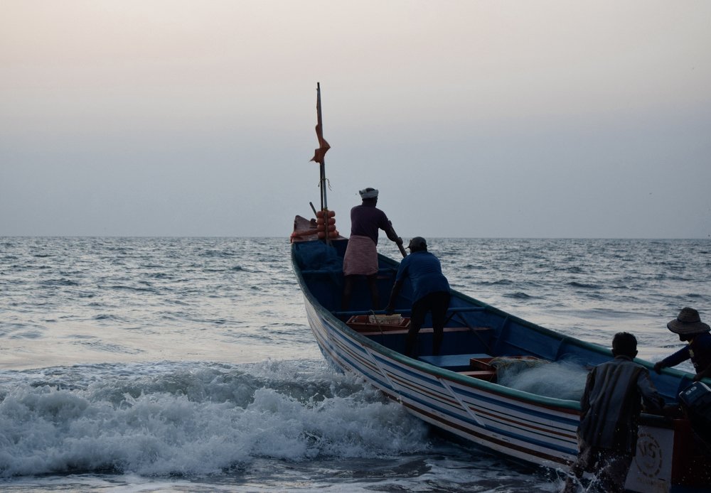 THE MASTERS OF THE SEA