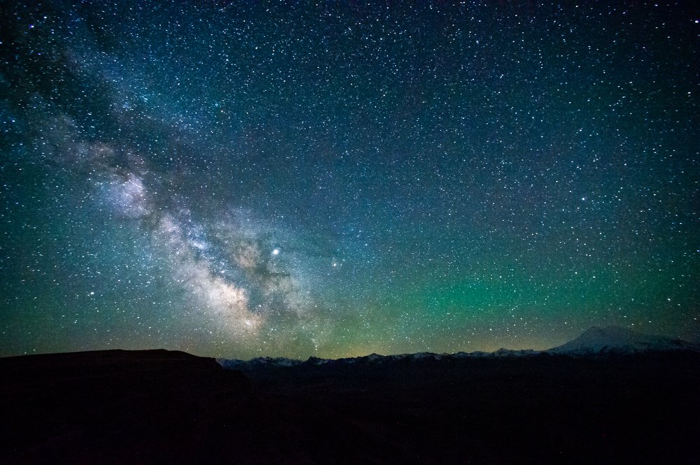 Эльбрус и Млечный Путь.