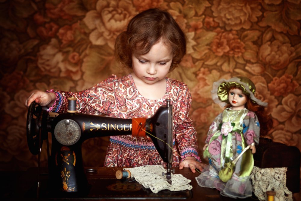 Мамина помощница.