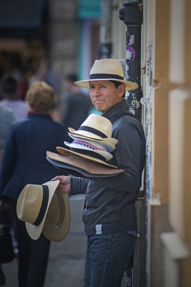 Торговец шляпами