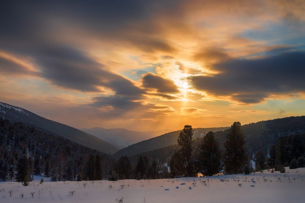 Зимний закат в горах
