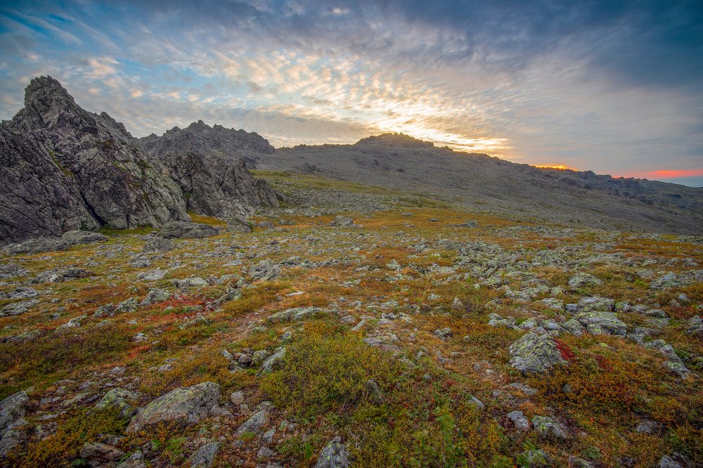 Рассвет на Серебрянском хребте