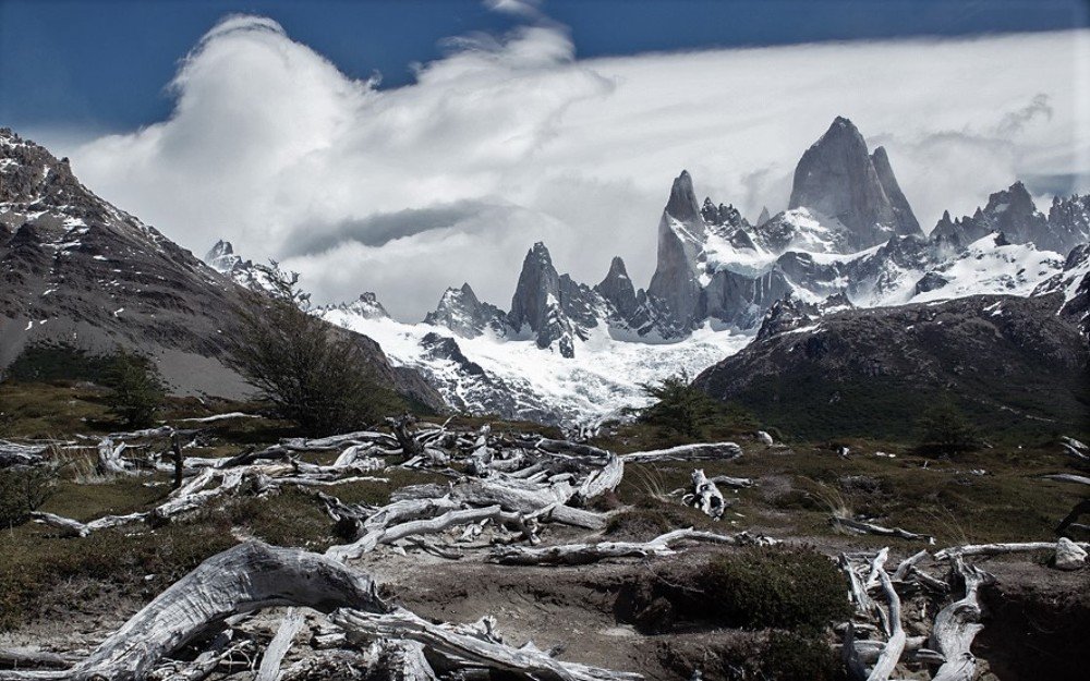 Облака над Торрес-дель-Пайне. Чили.